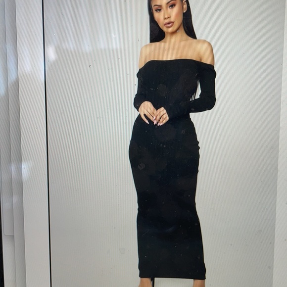 Fashion nova off the shoulder backless dress - Picture 3 of 3